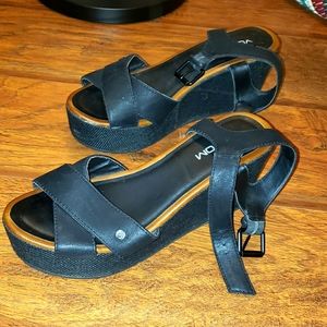 Volcom black platform sandals
